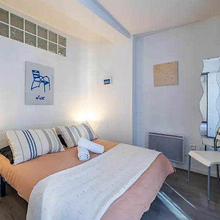 Vieux-nice 2p Climatise Balcon * Ницца
