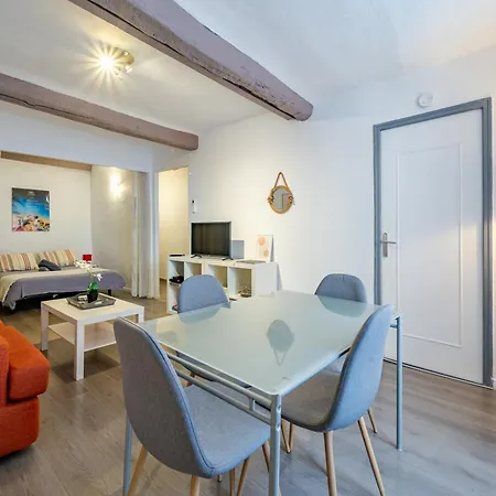 Vieux-nice 2p Climatise Balcon * Ницца