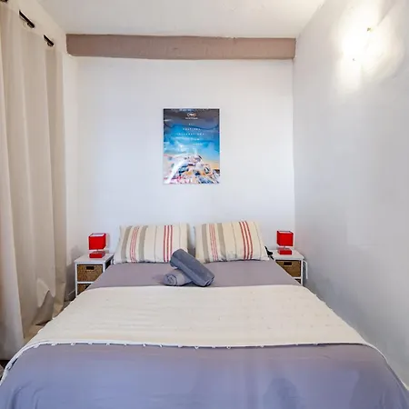 Vieux-nice 2p Climatise Balcon Ницца