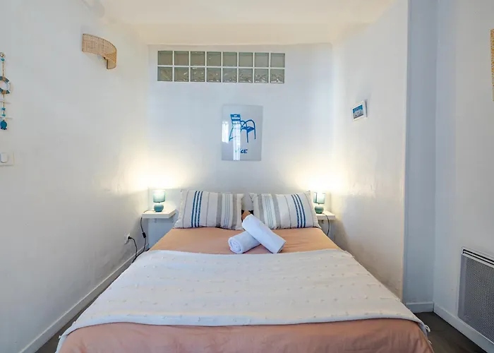 Vieux-nice 2p Climatise Balcon Ницца
