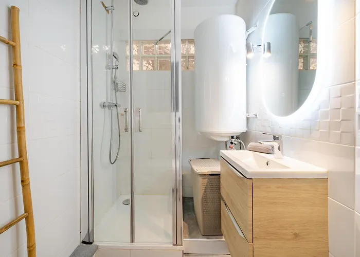 Apartment Vieux-nice 2p Climatise Balcon
